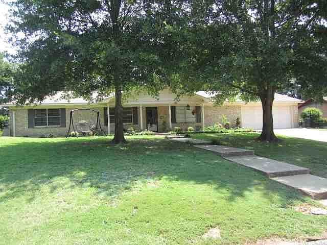 1st image of 2814 Sherwood Dr