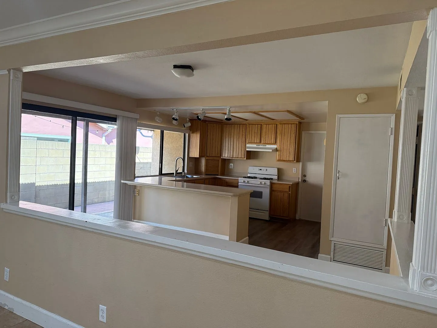 3 Bedroom, 2 Bathroom Single Story Home in Central Simi Valley — Photo 3