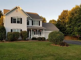 17 Goldfield Ln, Rexford, NY 12148