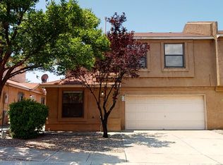 8627 Alta Loma Ln NE, Albuquerque, NM 87113