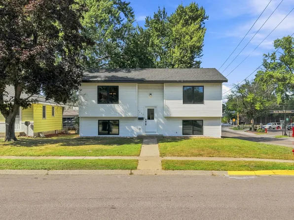 5256 4th St NE, Columbia Heights, MN 55421