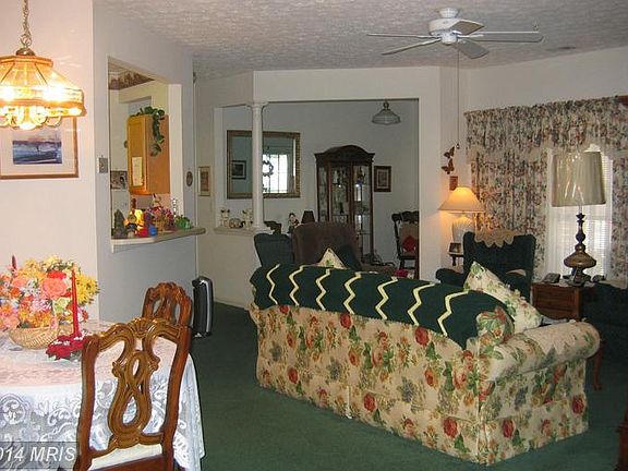 3rd image of 109 Sunshine Ct Unit B