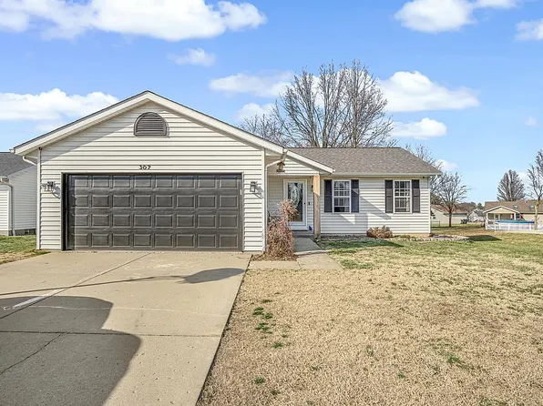 307 Briarwood Dr, Waterloo, IL 62298