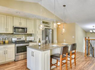 1604 Maplewood Ct, Edwardsville, IL 62025