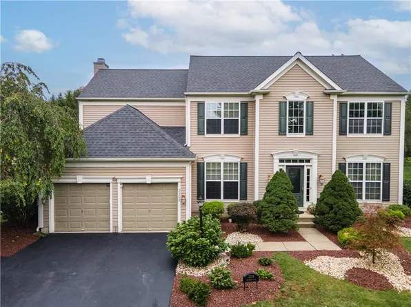 2208 Pembrooke Dr, Macungie, PA 18062