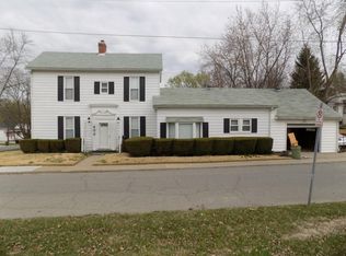 400 N Folger St, Carrollton, MO 64633