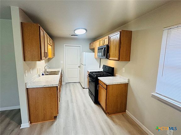 4th image of 517 Creek St