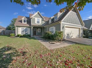 1221 Chancery Ln, Cave Springs, AR 72718