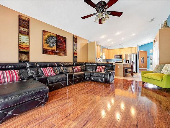 4th image of 234 Clydesdale Cir