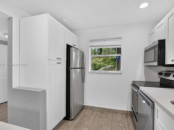 5th image of 2980 Riverside Dr APT 227-3