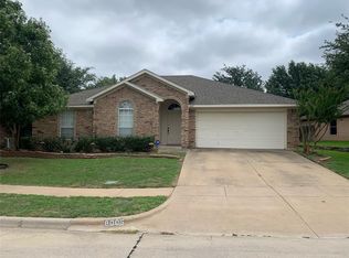 8005 Mourning Dove Dr, Arlington, TX 76002
