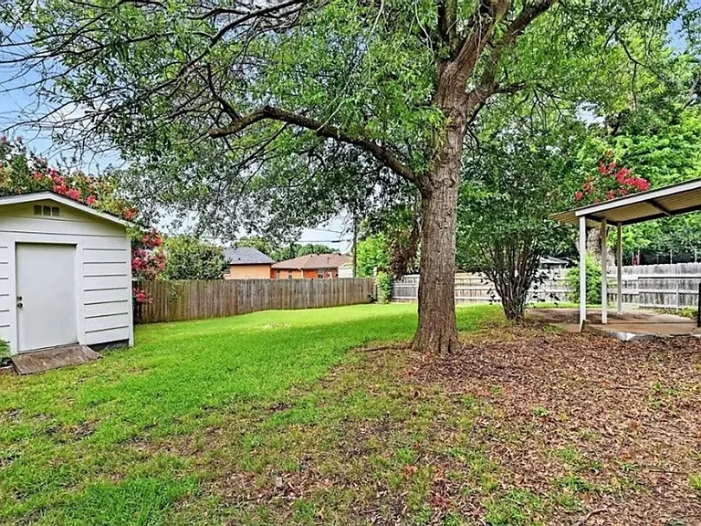 1402 Hillcrest Dr — Photo 33