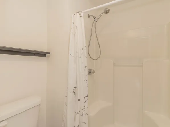 28606 16th Ave S APT 303, Federal Way, WA 98003