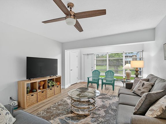 5th image of 2411 Papaya Drive #103