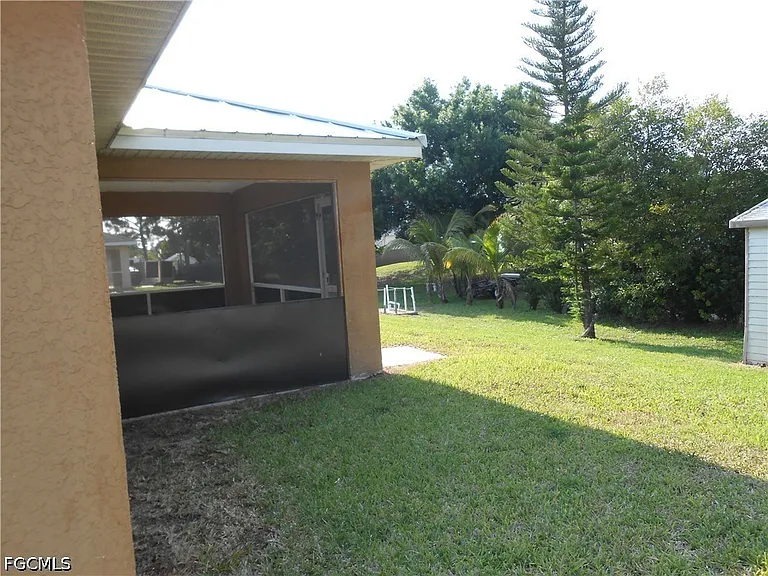 1221 Belair St E — Photo 17