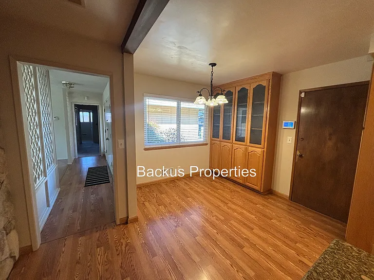 1150 San Diego Dr — Photo 6