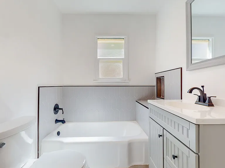 3368 Rowena Ave — Photo 20
