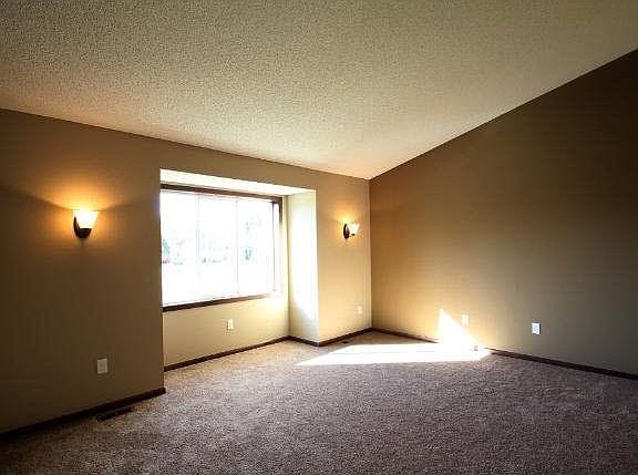 4th image of 73x 102nd Avenue NE