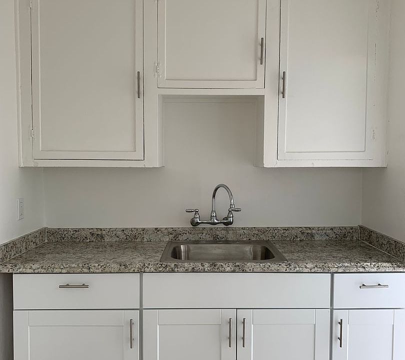 2nd image of 1427-14295 Roosevelt Ave #2830-2912.5-1429.5