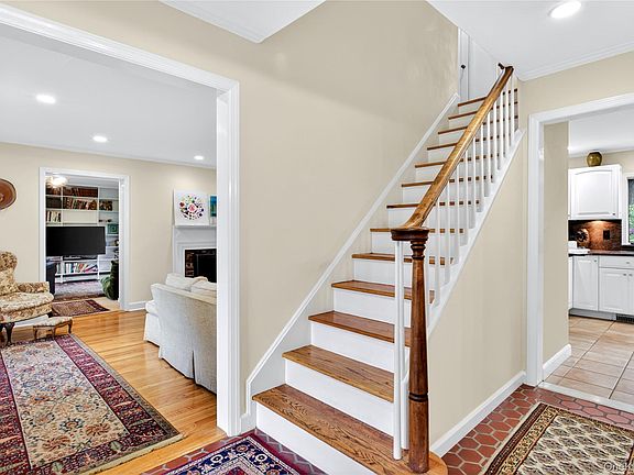 3rd image of 34 Wildwood Lane