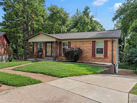2nd image of 1297 Tracy Ln