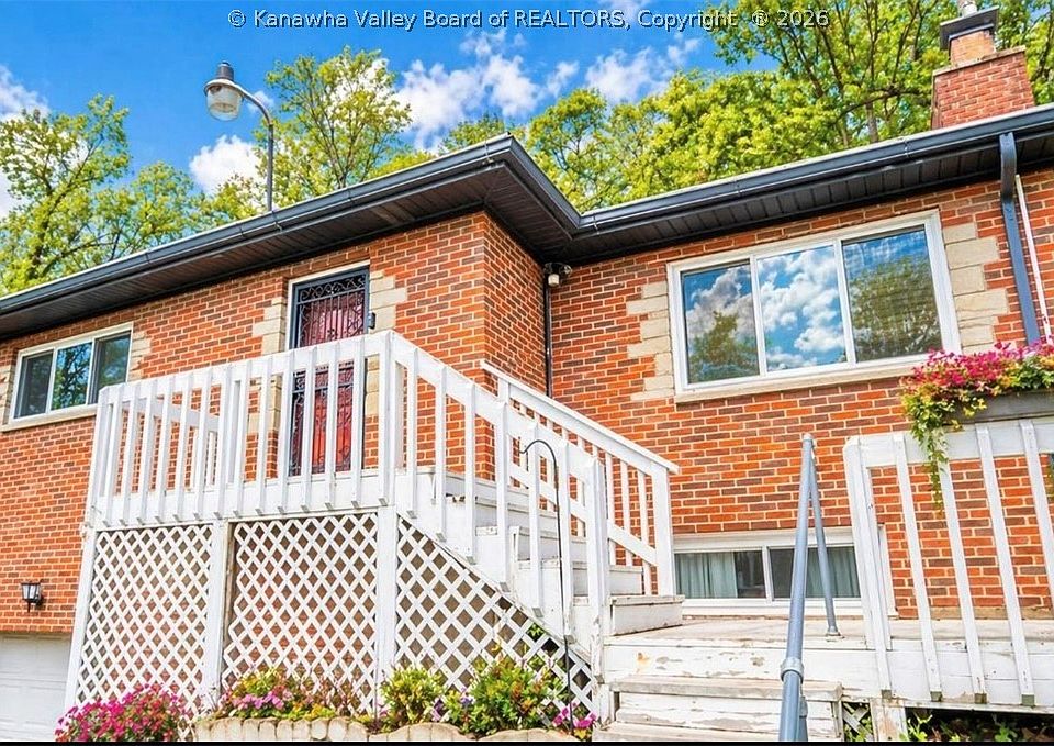 1st image of 670 Forest Cir