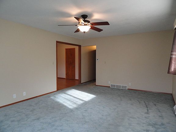 5th image of 1027 Sherman Ave