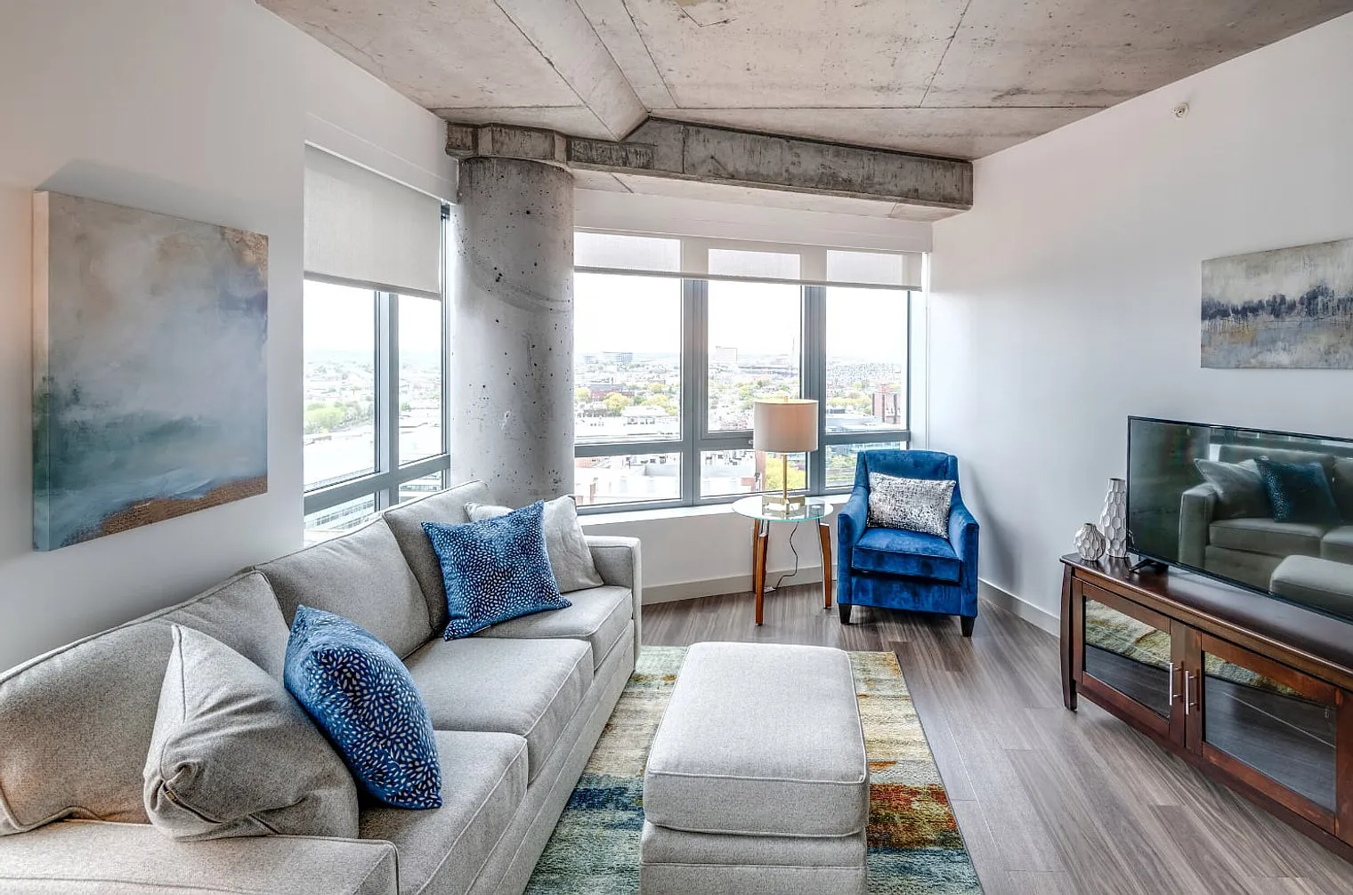 1 bed, 1.0 bath, 613 sqft, $9,171 — Photo 3