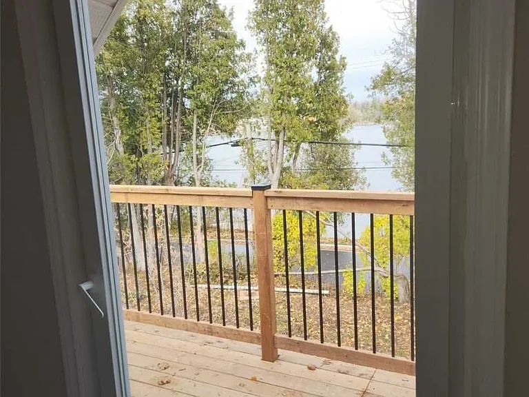 5749 Lakeshore Rd #2 — Photo 10