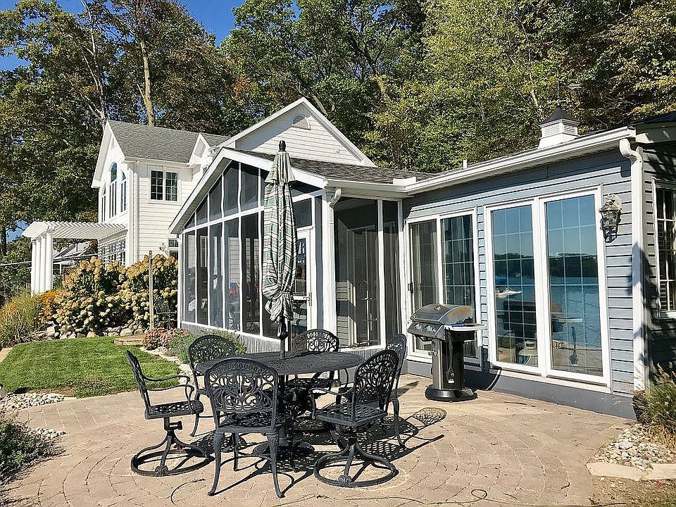 1st image of 63286 Birch Rd