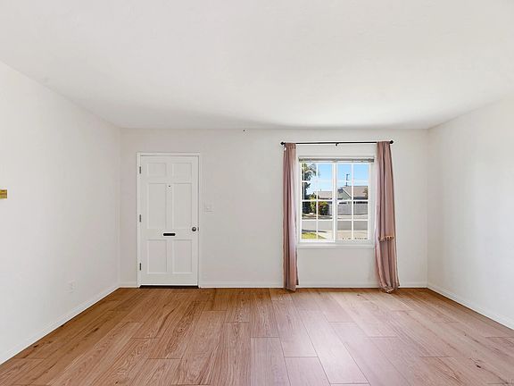 4th image of 669 Oaklawn Ave