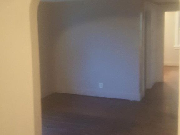 3rd image of 143 Parkridge Ave