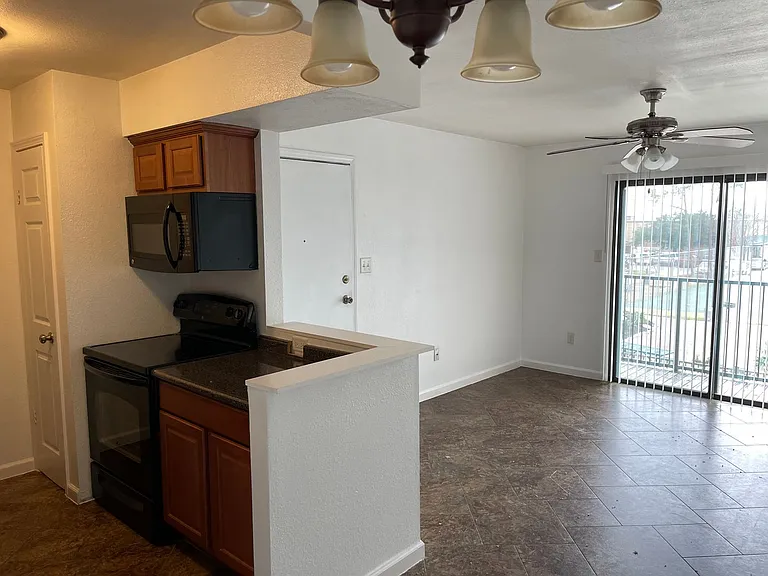904 University Oaks Blvd #120 — Photo 20