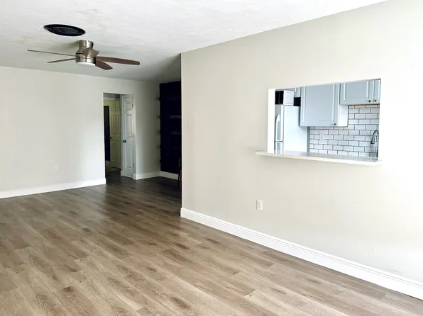 4444 Swift Rd, Sarasota, FL