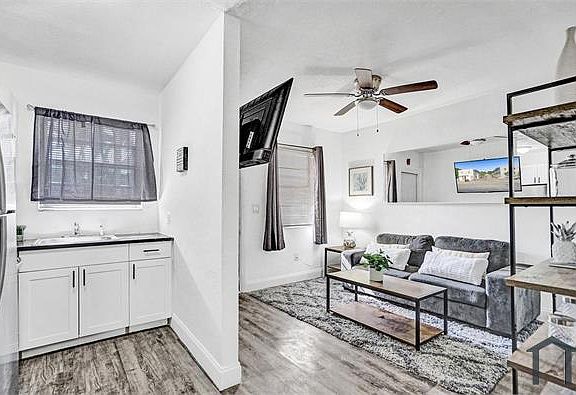 4th image of 467 NW 8th St APT 1