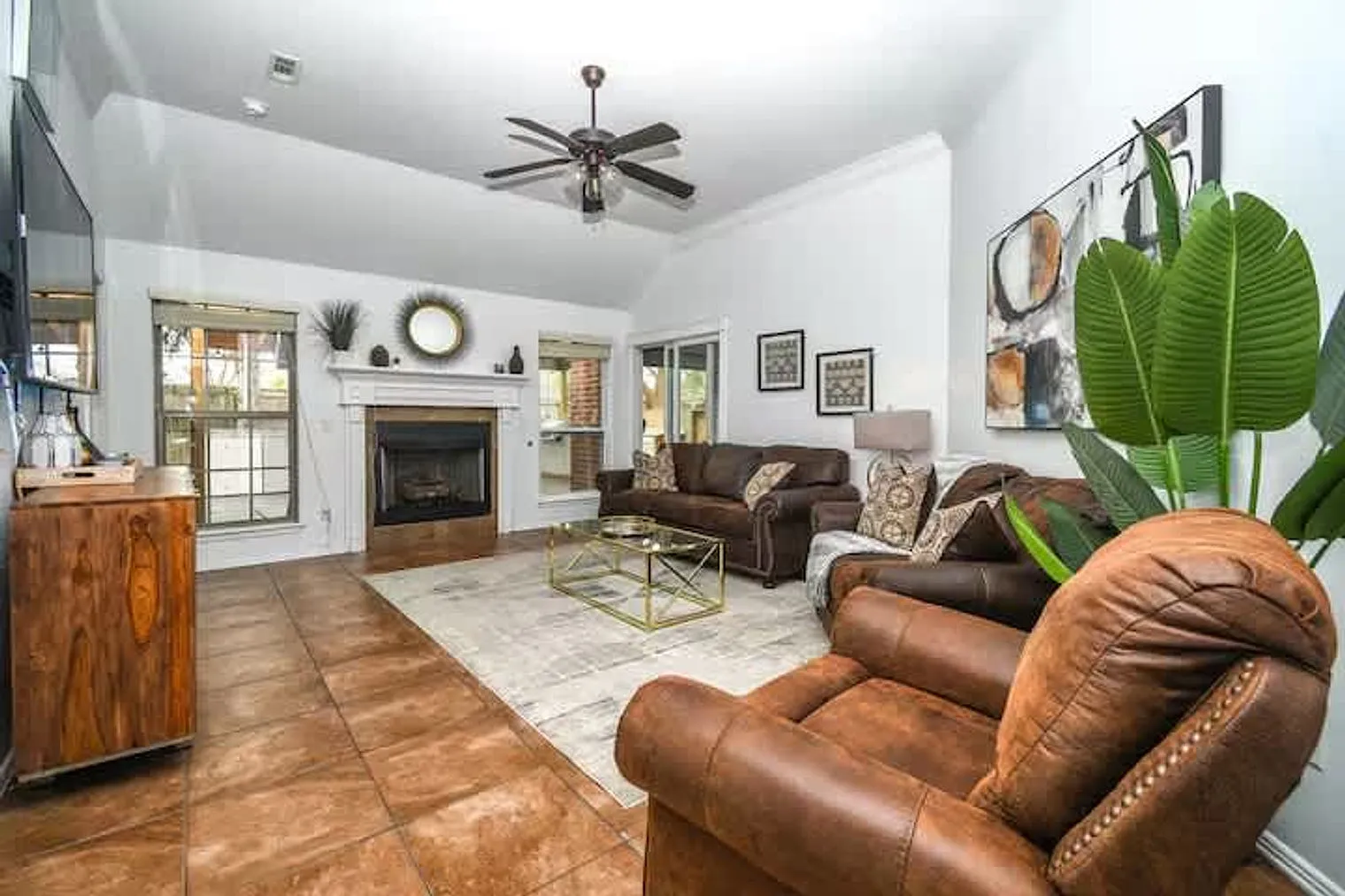 4 bed, 2.0 bath, 1560 sqft, $3,894 — Photo 1