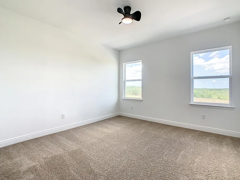 15707 Vetta Dr — Photo 23