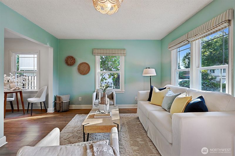 4th image of 6712 18th Avenue SW