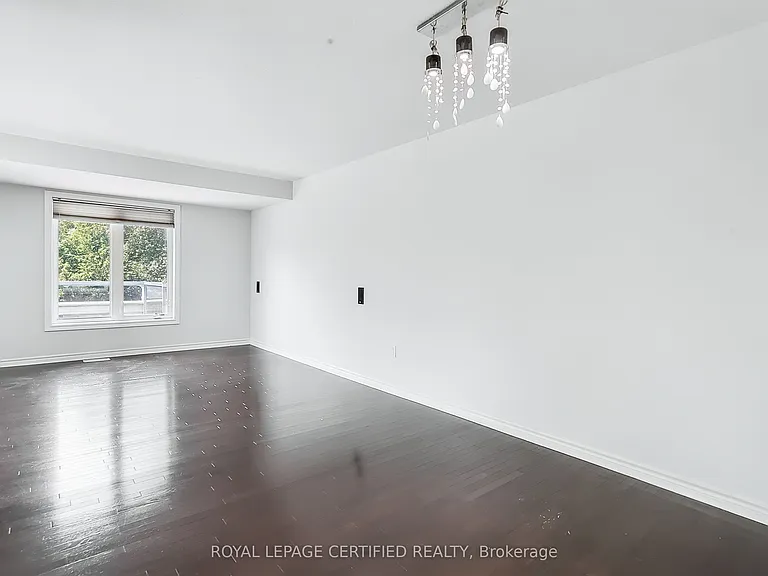 37 Wilkie Cres — Photo 8