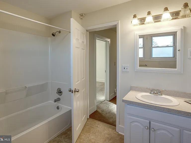 7 Dresser Ave #B-1 — Photo 16