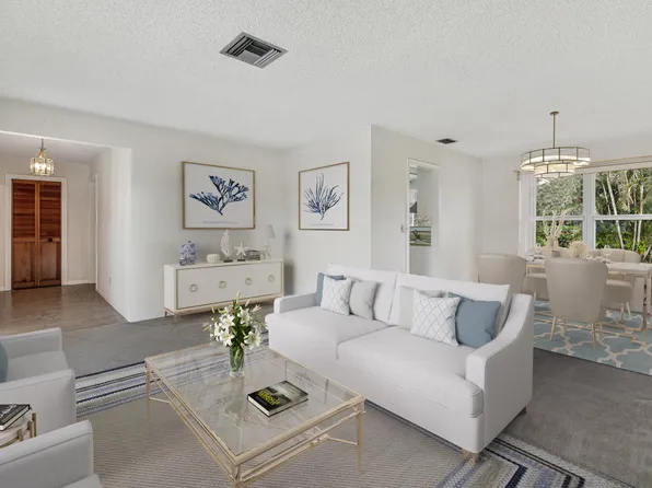 3833 Dogwood Avenue, Palm Beach Gardens, FL 33410