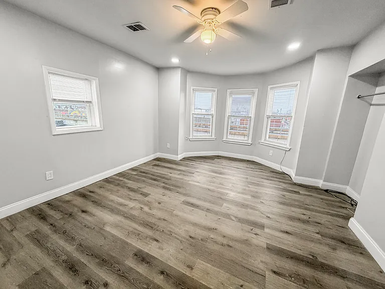 5341 Market St #3 — Photo 12