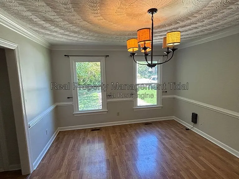 8956 Belgrave Ave — Photo 12