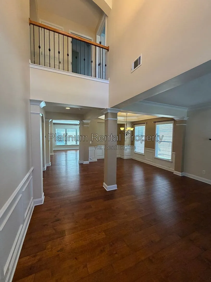 4 bed, 3.5 bath, 2928 sqft, $3,000 — Photo 4