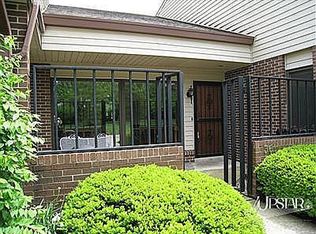 3611 Spy Run Hill Dr, Fort Wayne, IN