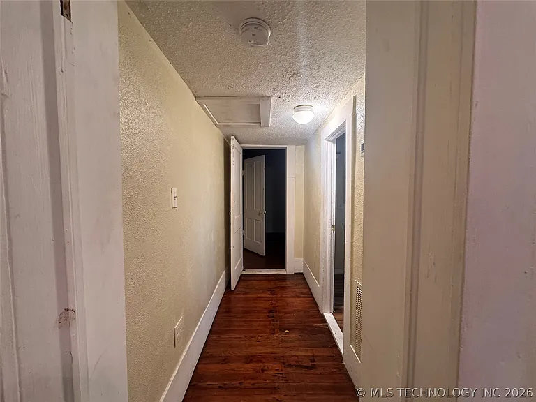 709 N 6th Ave — Photo 11