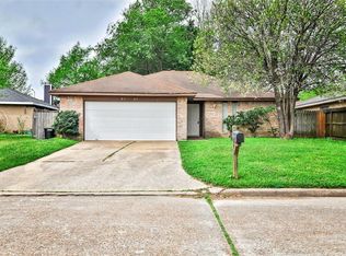 8707 Yvonne Dr, Houston, TX 77044