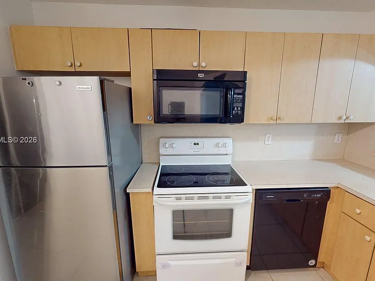 2921 SE 13th Rd #104-39 — Photo 12