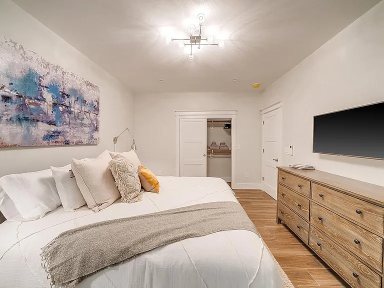 721 N Alfred St #104 — Photo 12