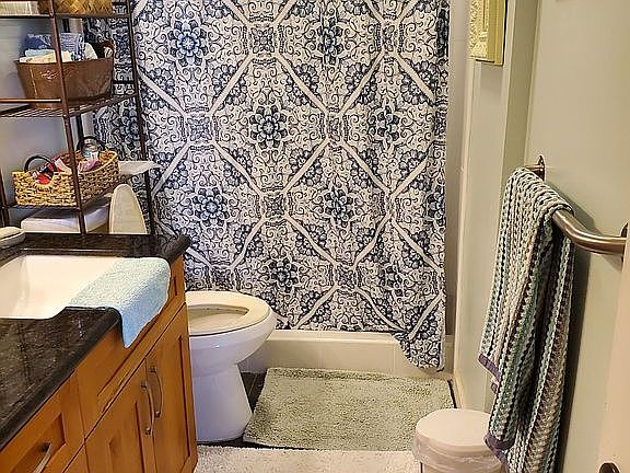 Hallway bath